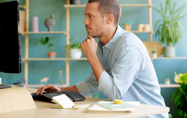 ® | Ergo K860   Tastatur   Trådløs   2.4 Ghz, Bluetooth 5.0   Pan Nordic fra Logitech