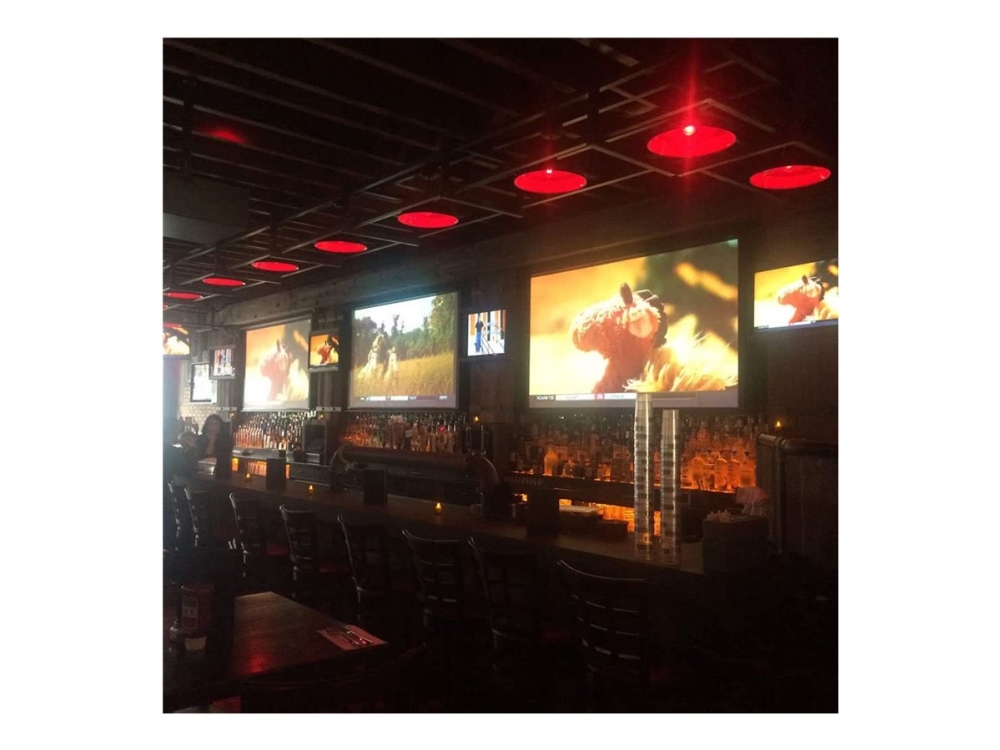 Elite Spectrum Series Electric110h   Projektionsskærm   Loftsmonterbar, Vægmonterbar   Motoriseret   110 V   110" (279 Cm)   16:9   Maxwhite   Sort fra Elite Screens